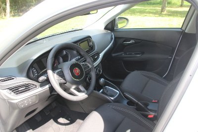 Ein Mietwagen der Autovermietung Ziegler in Lemberg